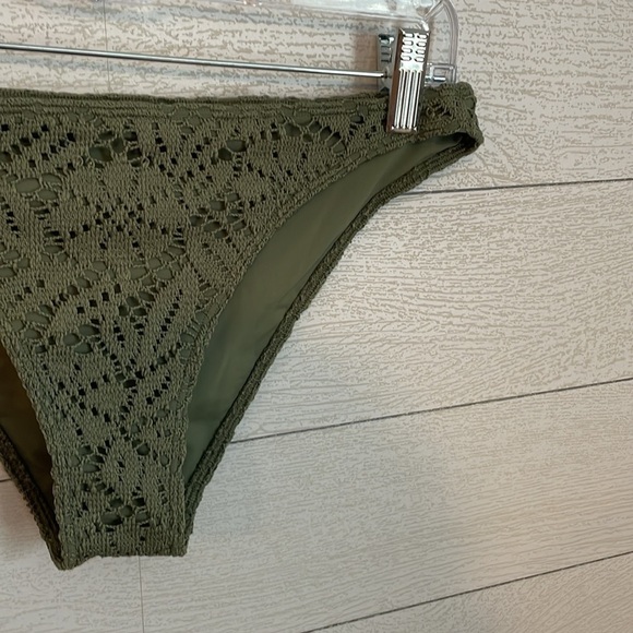 Aerie Cheeky Green‎ Crochet Bikini Bottoms Size M - Picture 3 of 7